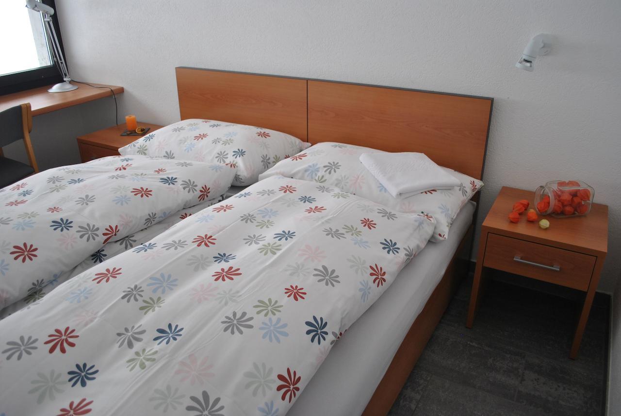 Hotel Centre De Sornetan Habitación foto